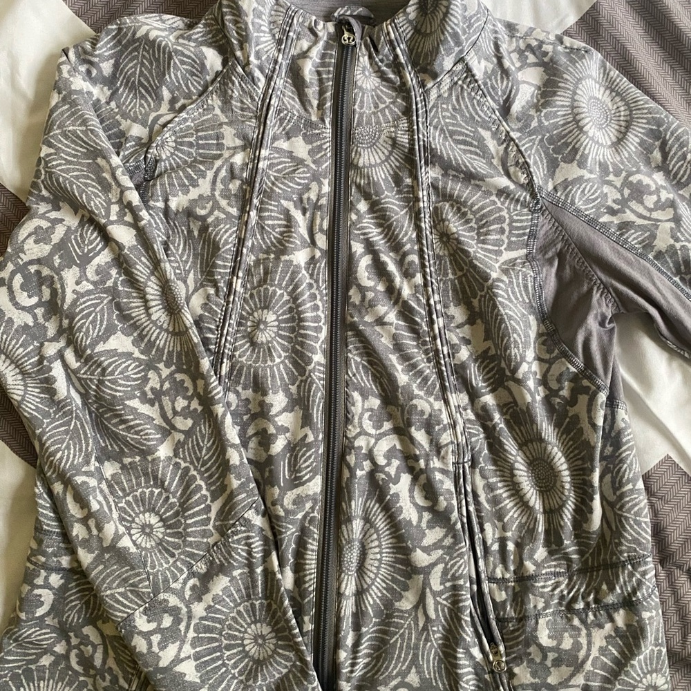Lululemon jacket - Picture 2 of 5